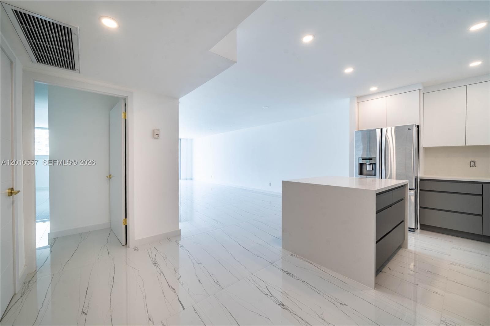 19380 Collins Ave 1105 photo 8