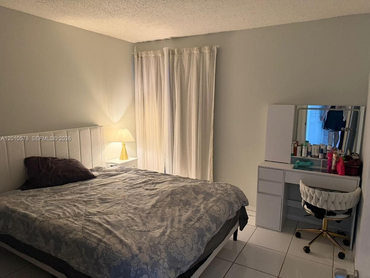 2420 Diana Dr 302 photo 6