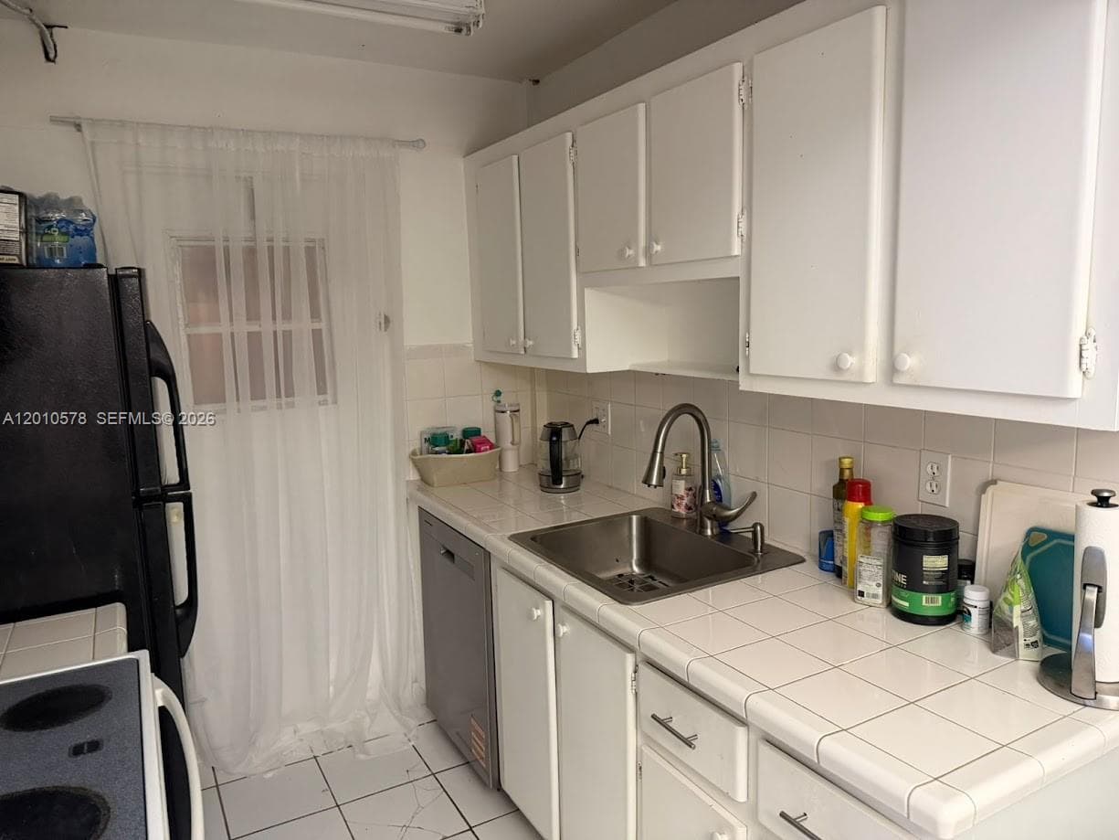 2420 Diana Dr 302 photo 11