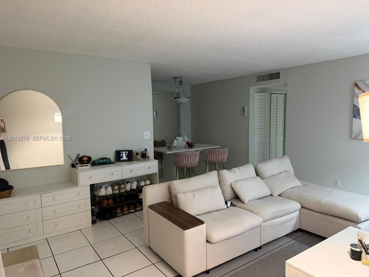 2420 Diana Dr 302 photo 8
