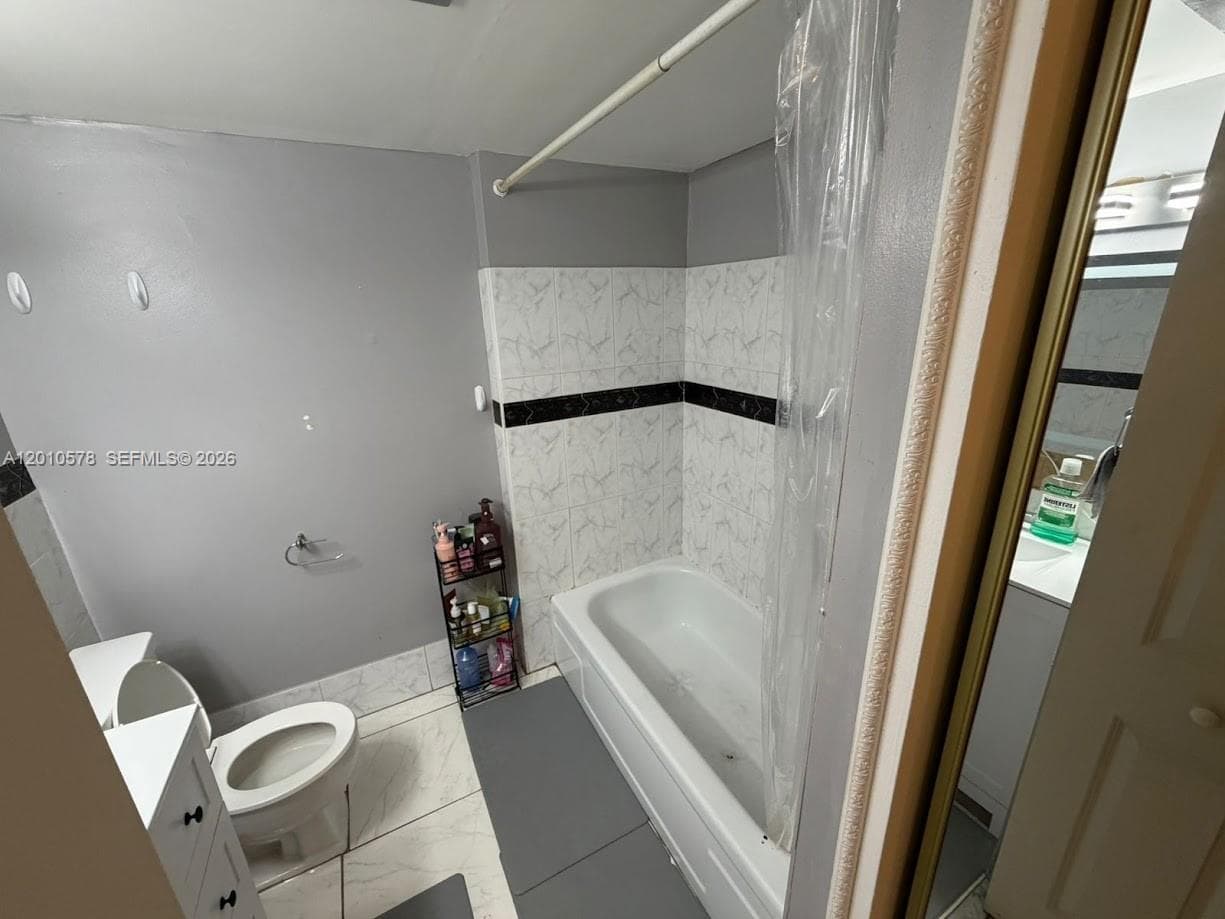 2420 Diana Dr 302 photo 25