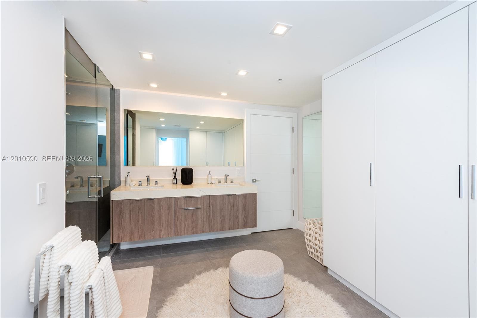 3801 Collins Ave 1502 photo 18