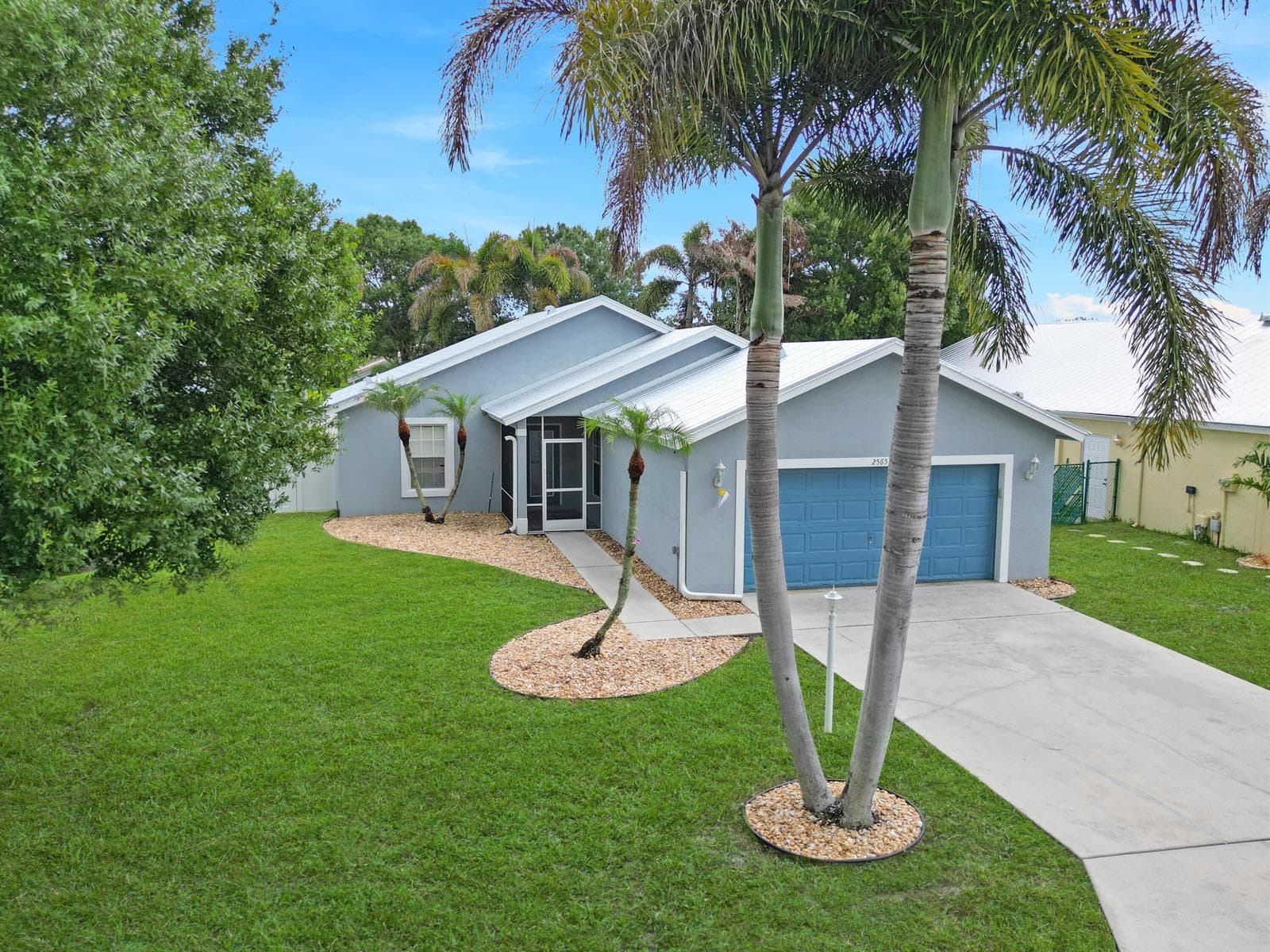 2565 SW Riviera Road photo 2