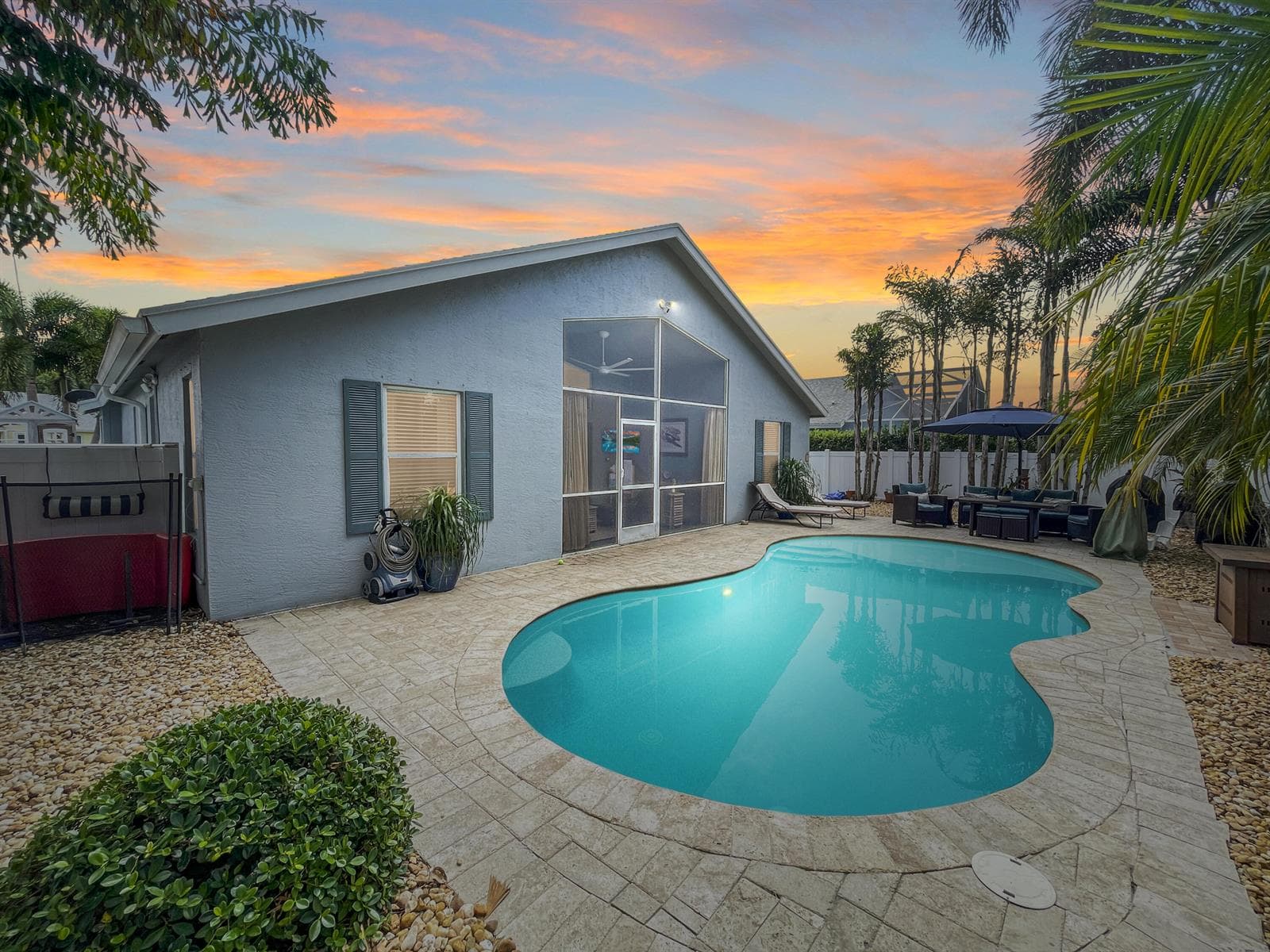 2565 SW Riviera Road photo 3