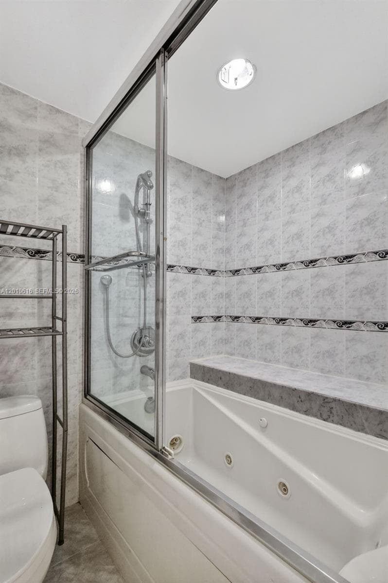 1849 Ocean Dr 1402 photo 20
