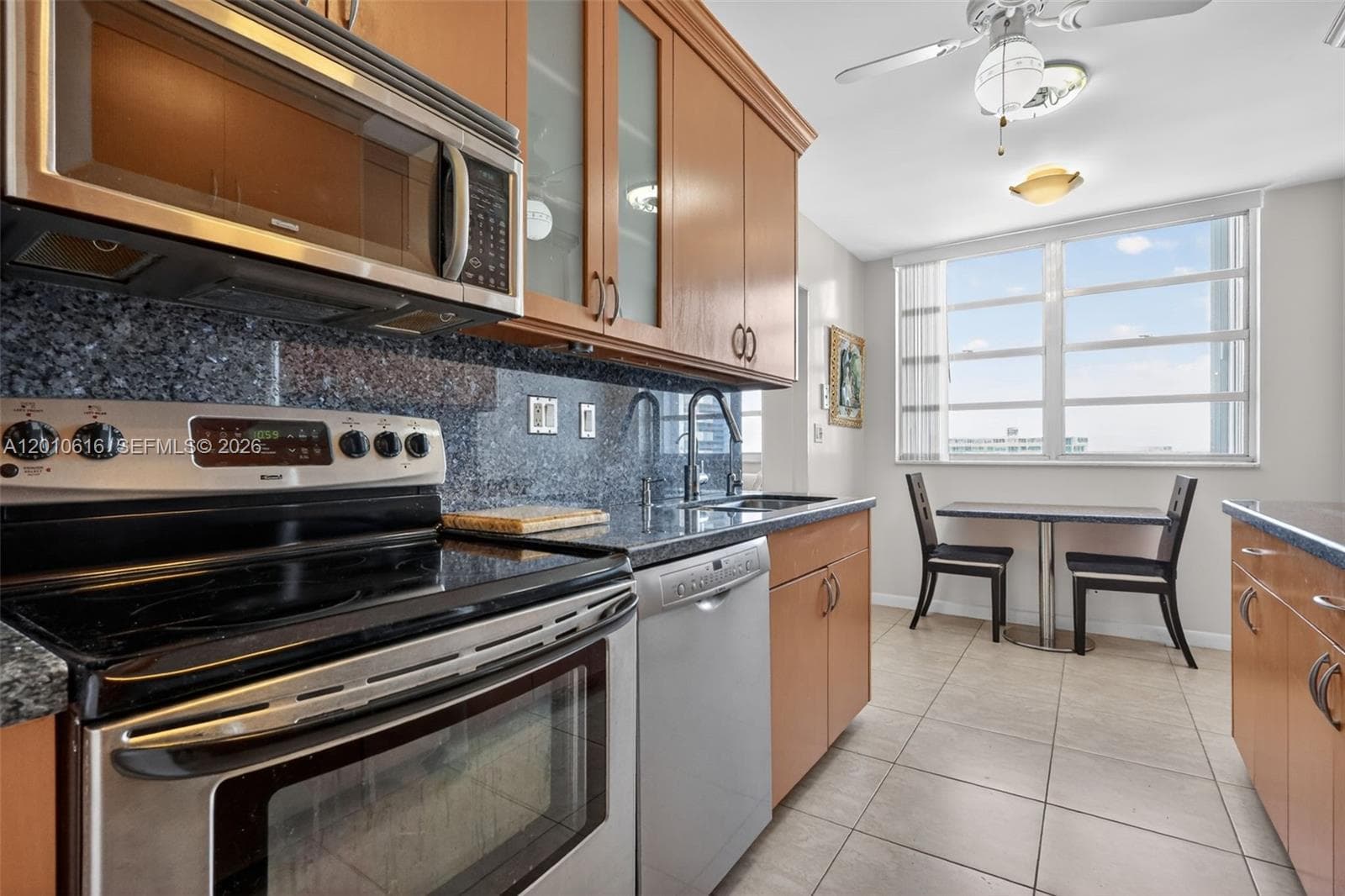 1849 Ocean Dr 1402 photo 10