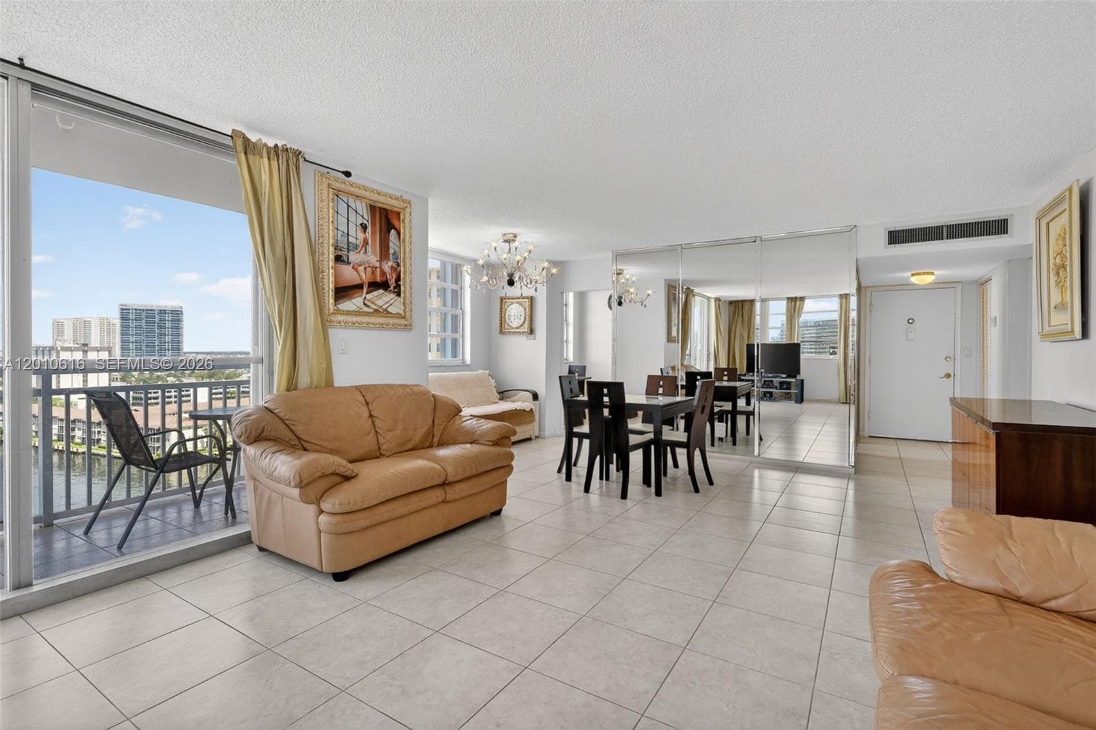 1849 Ocean Dr 1402 photo 8
