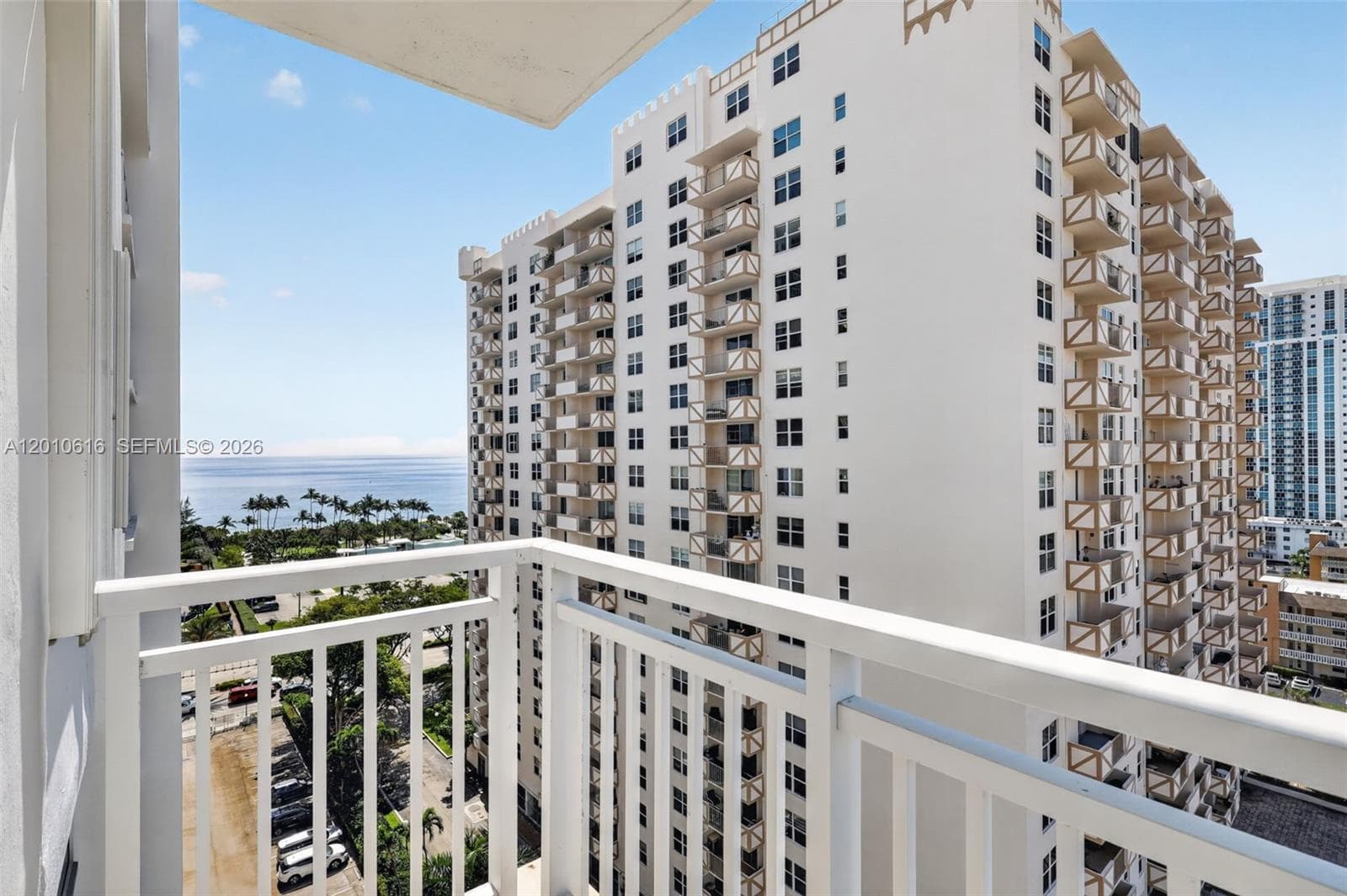 1849 Ocean Dr 1402 photo 25