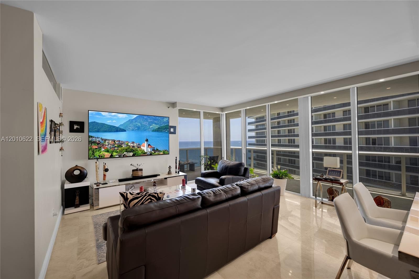 1800 Ocean Dr 2205 photo 1