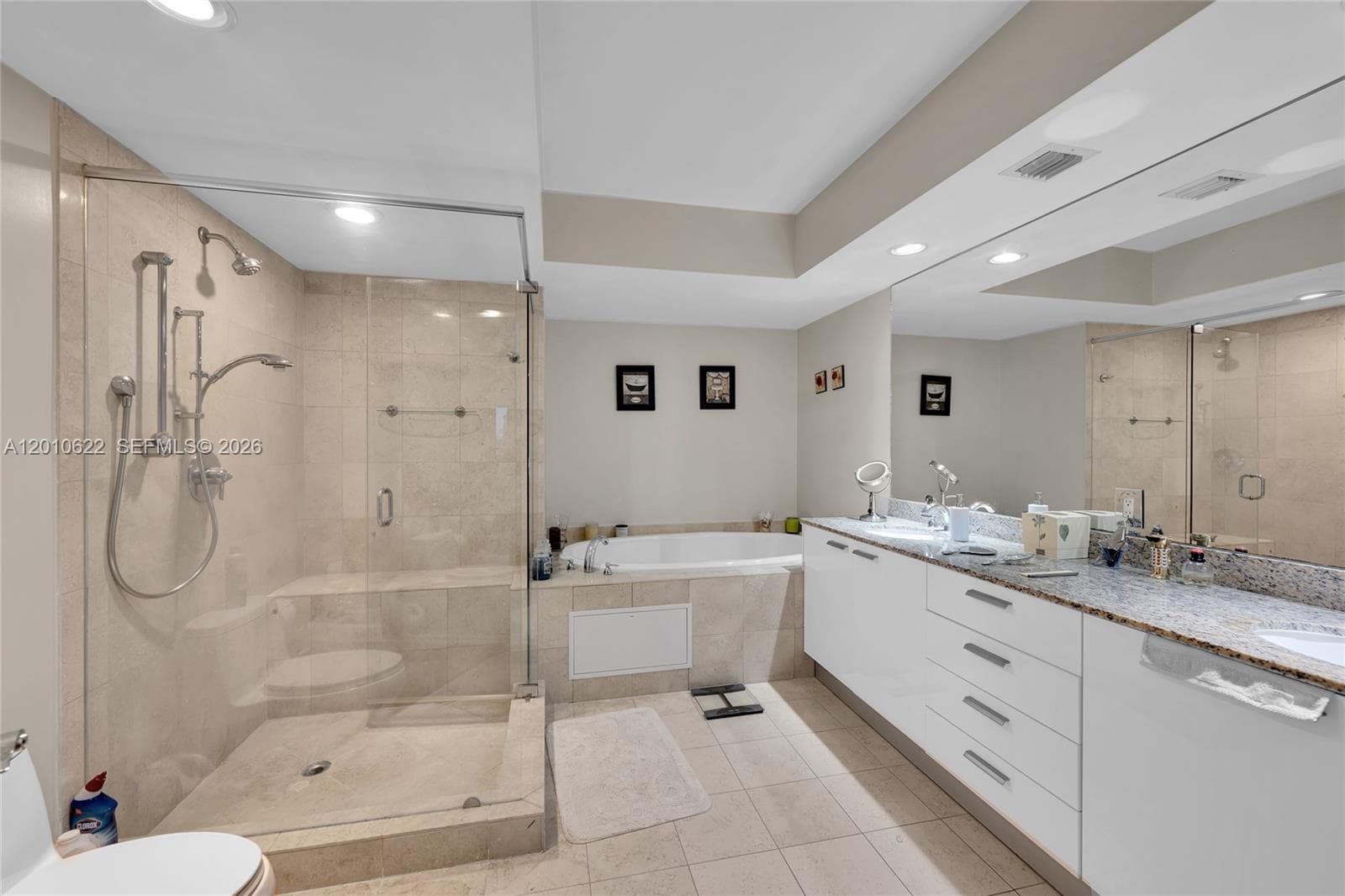 1800 Ocean Dr 2205 photo 19