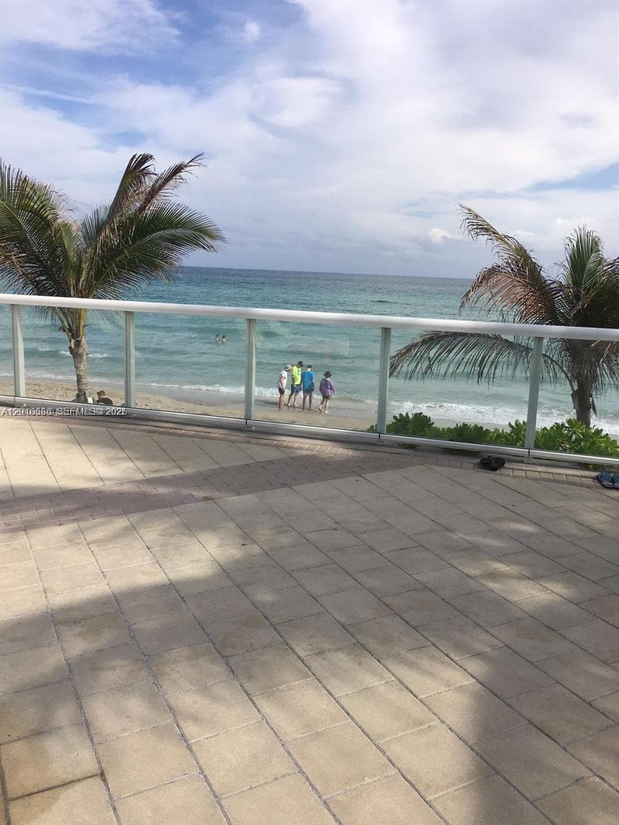 2030 Ocean Dr 1706 photo 12