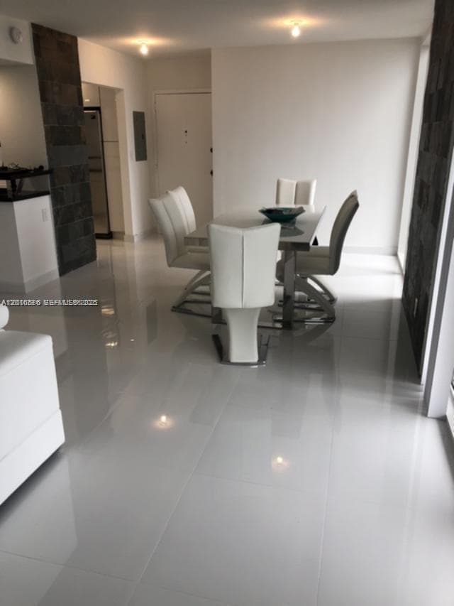 2030 Ocean Dr 1706 photo 18