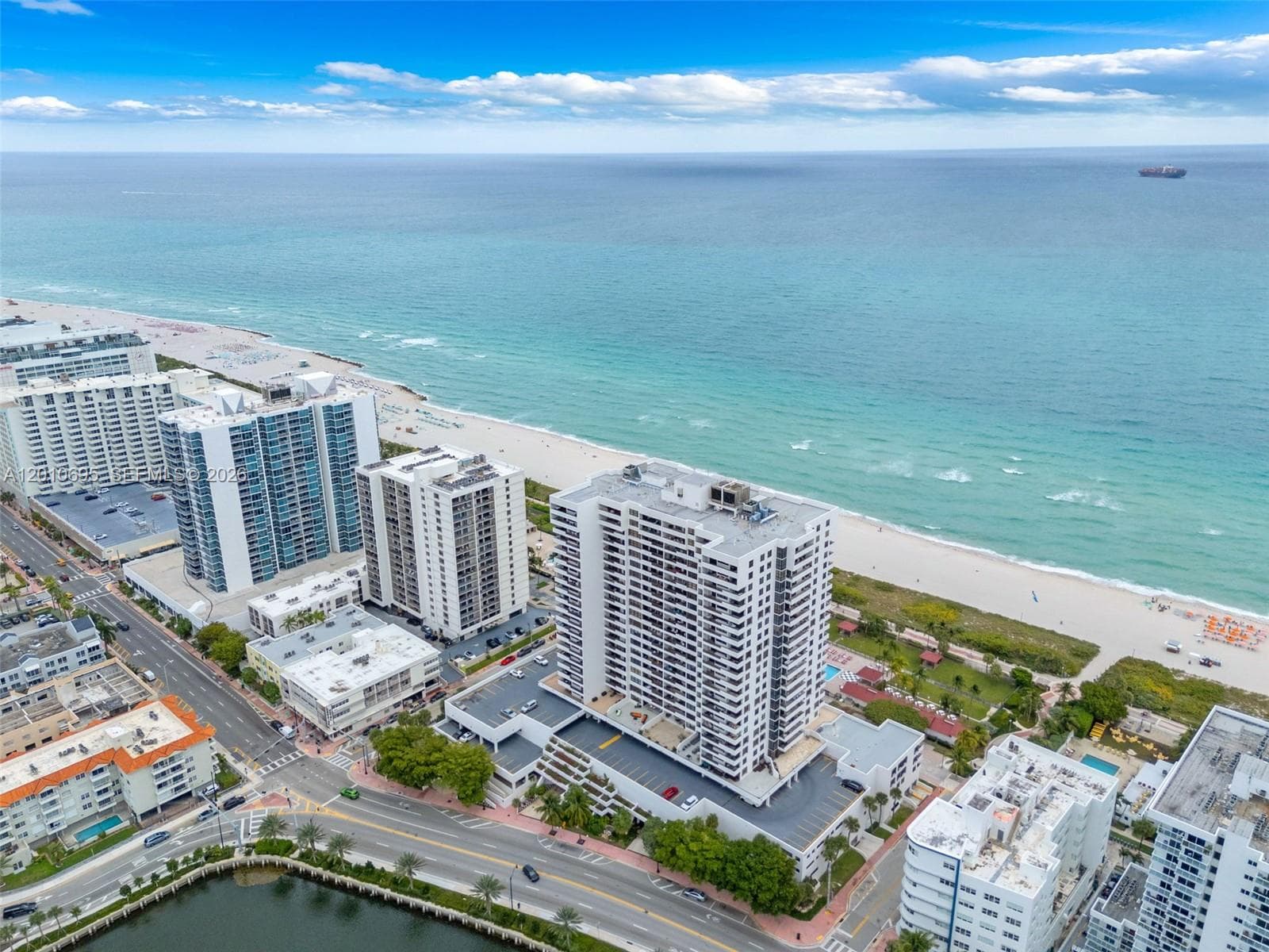 2555 Collins Ave 2401 photo 3