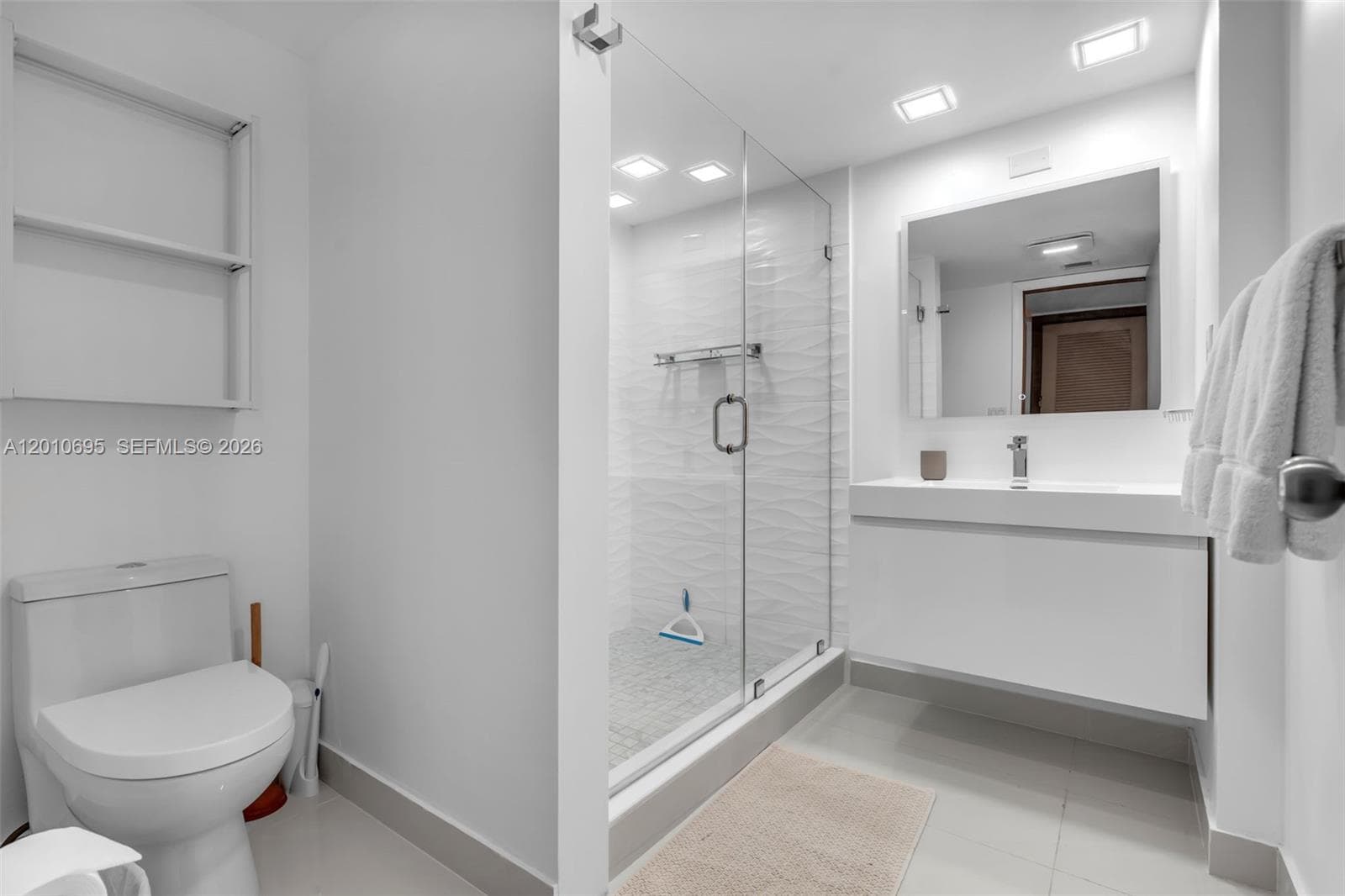 2555 Collins Ave 2401 photo 14