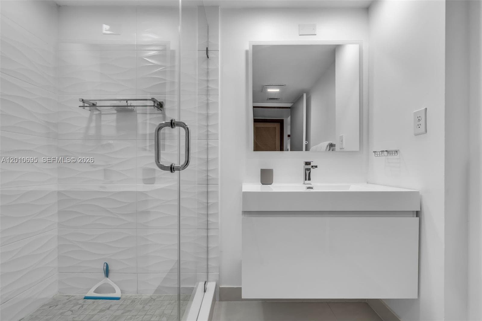 2555 Collins Ave 2401 photo 15