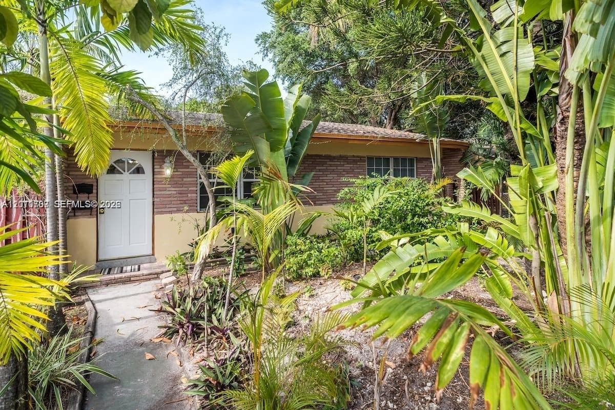 2411 Hayes St photo 7