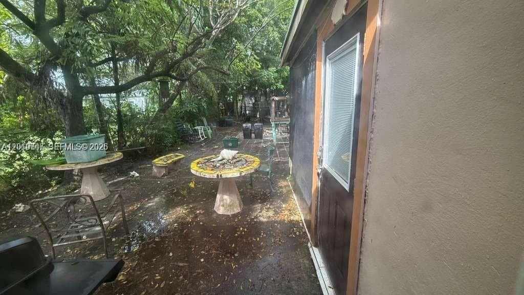 2411 Hayes St photo 10