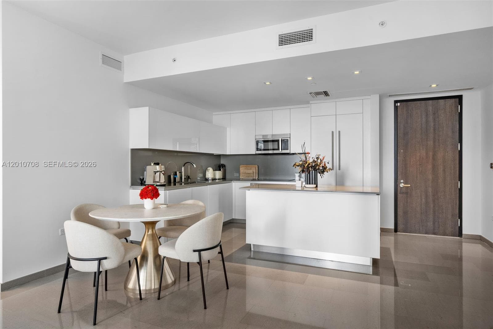 88 7th St 809 photo 6