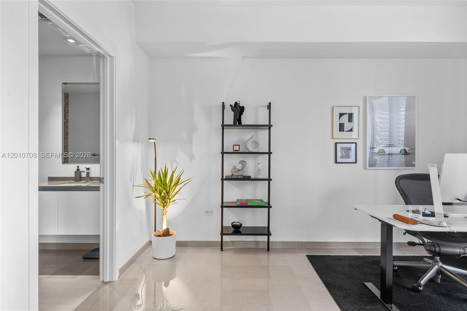 88 7th St 809 photo 24