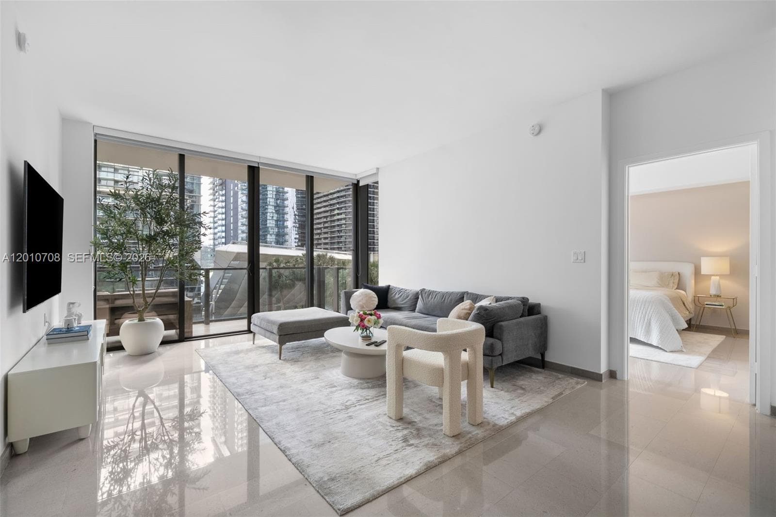 88 7th St 809 photo 10