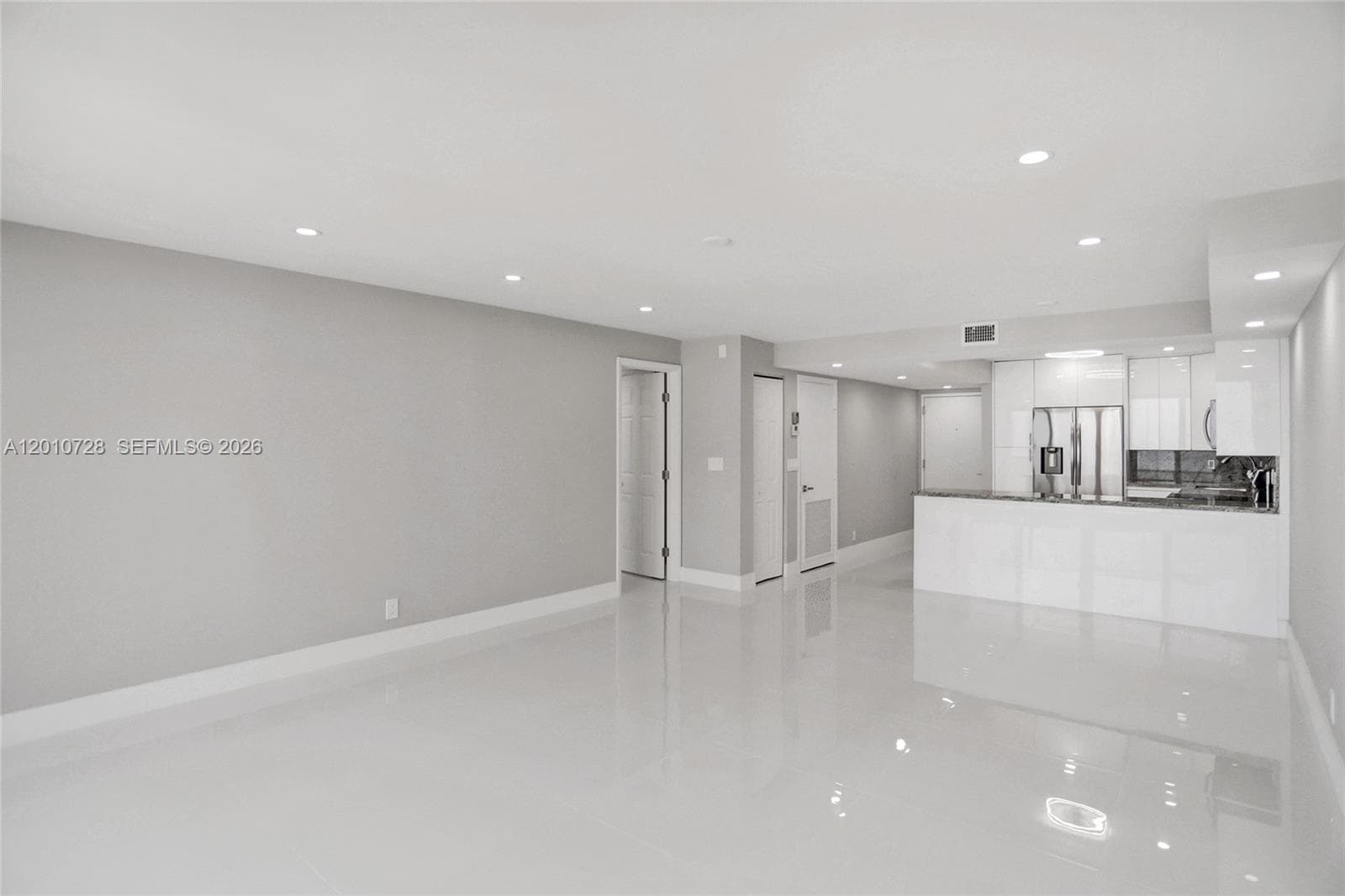 2301 Ocean Dr 2404 photo 13