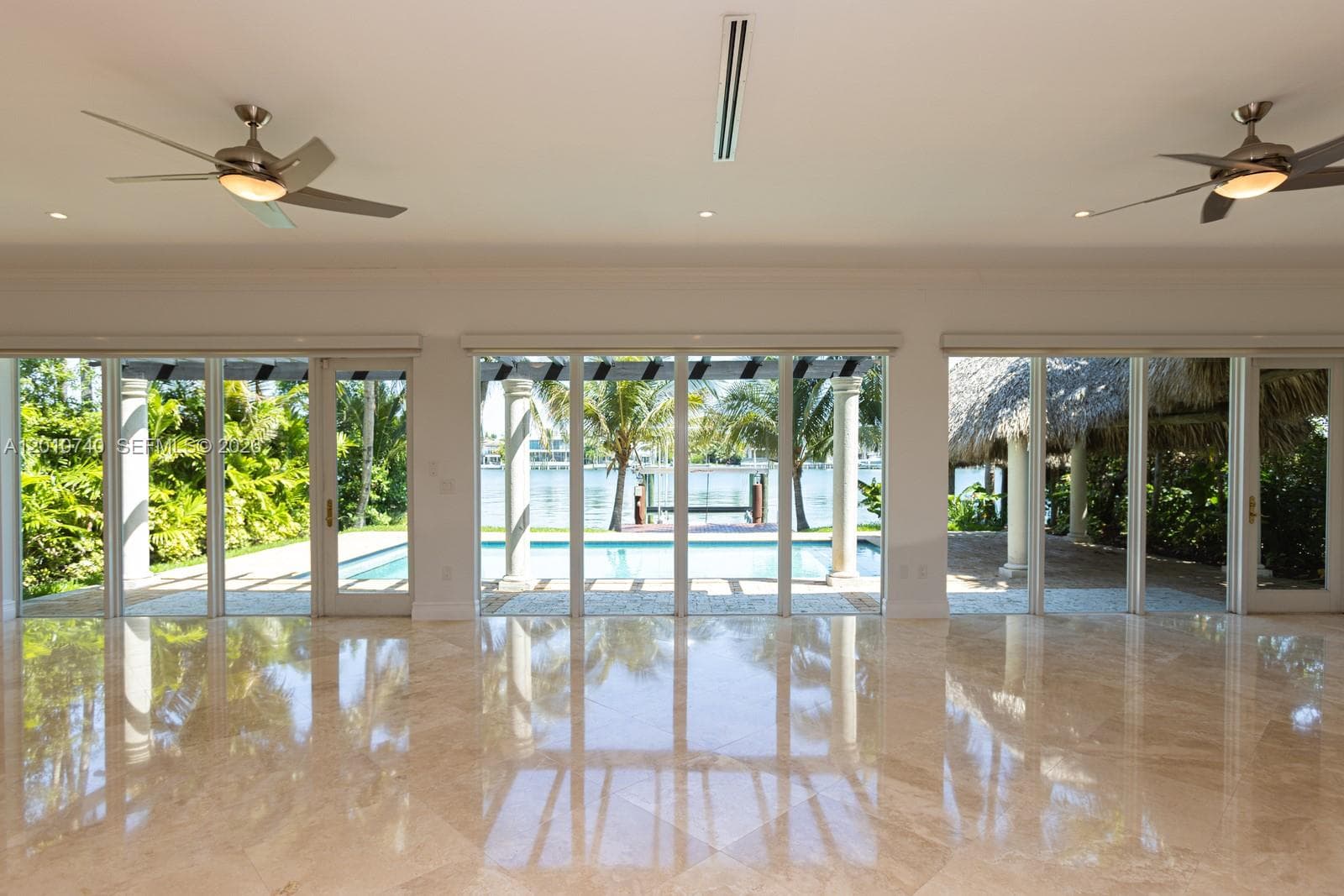 425 Shore Dr photo 2