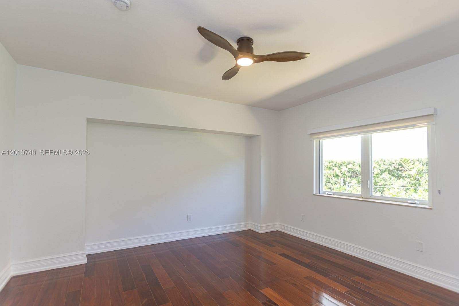 425 Shore Dr photo 17