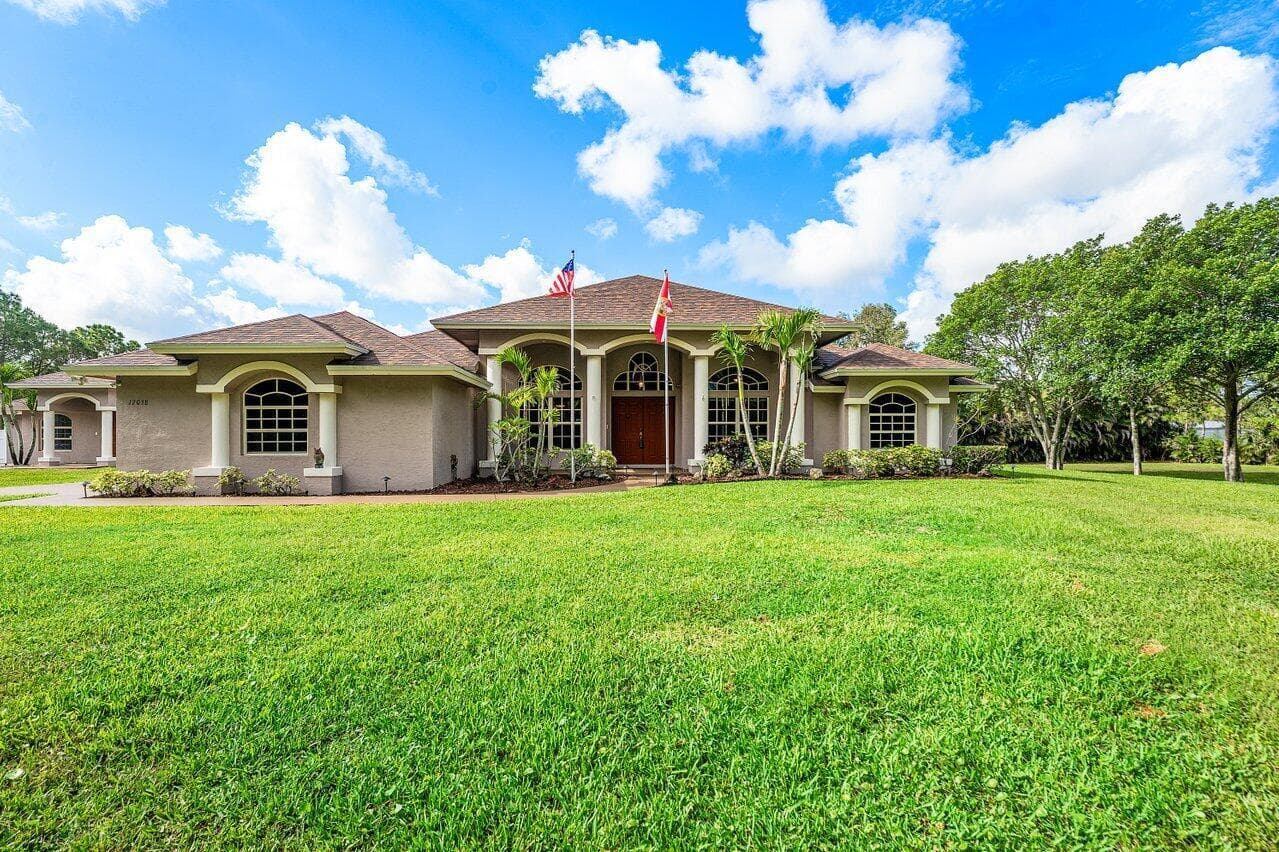 17038 69th Street N photo 2