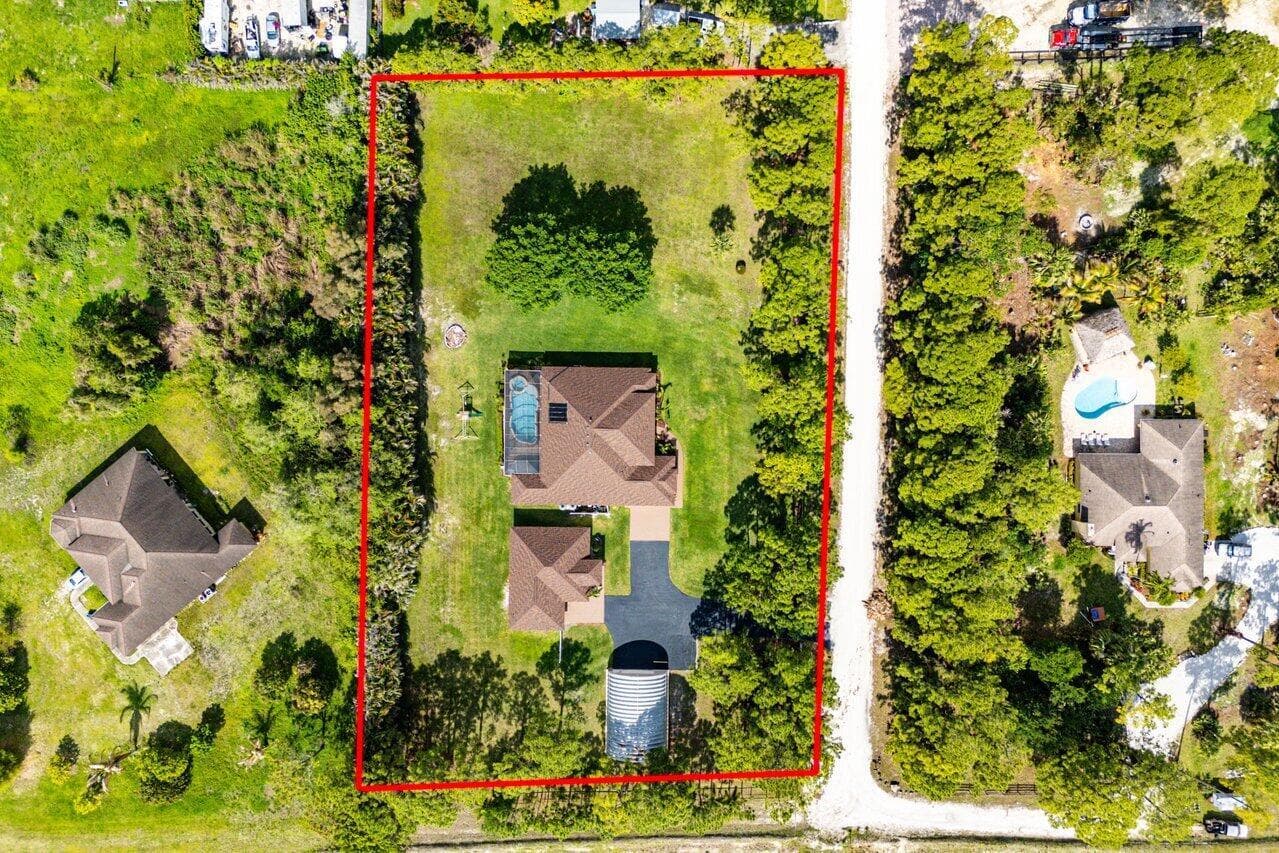 17038 69th Street N photo 1