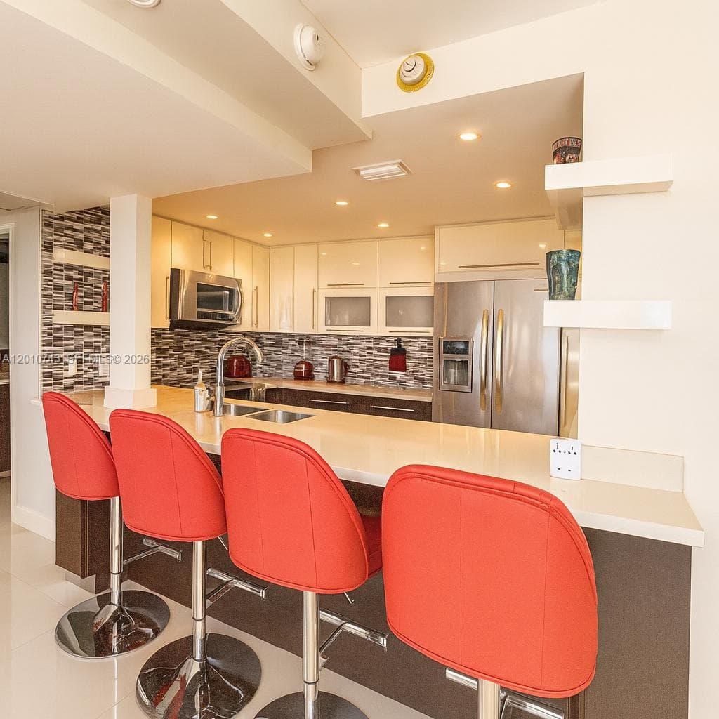 100 Bayview Dr 1026 photo 8