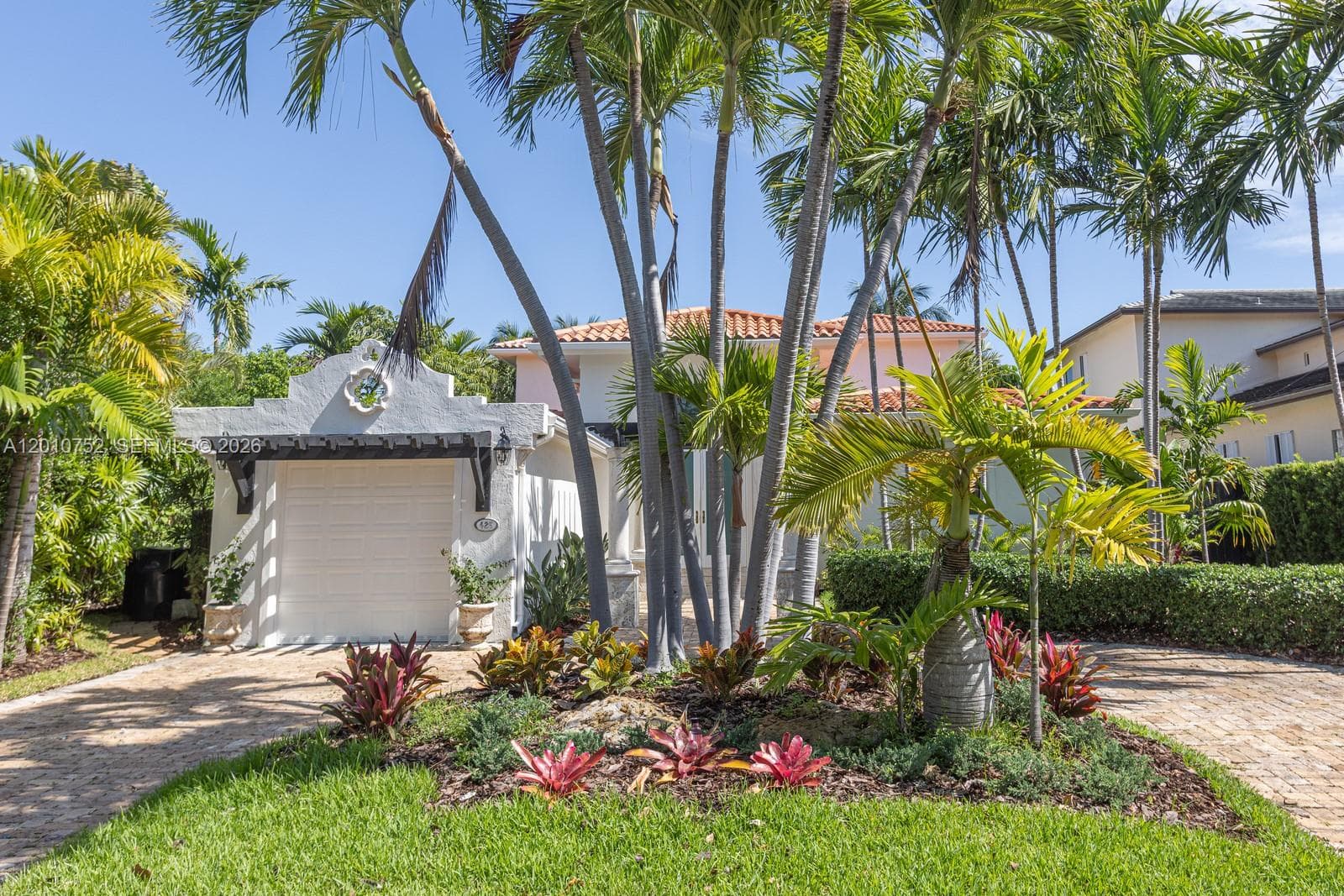 425 Shore Dr photo 16