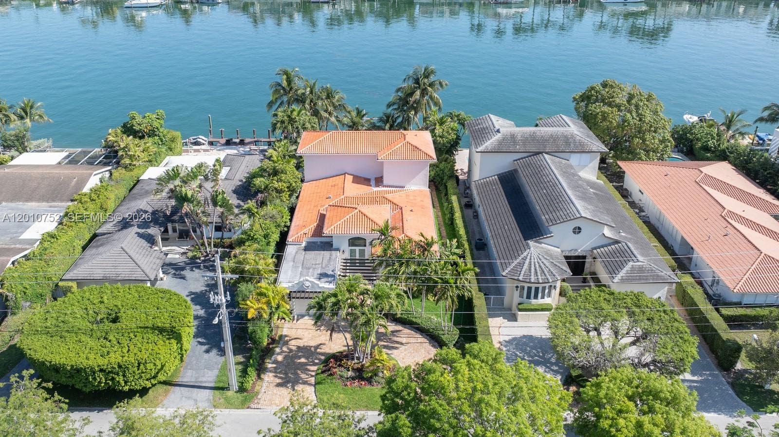425 Shore Dr photo 22