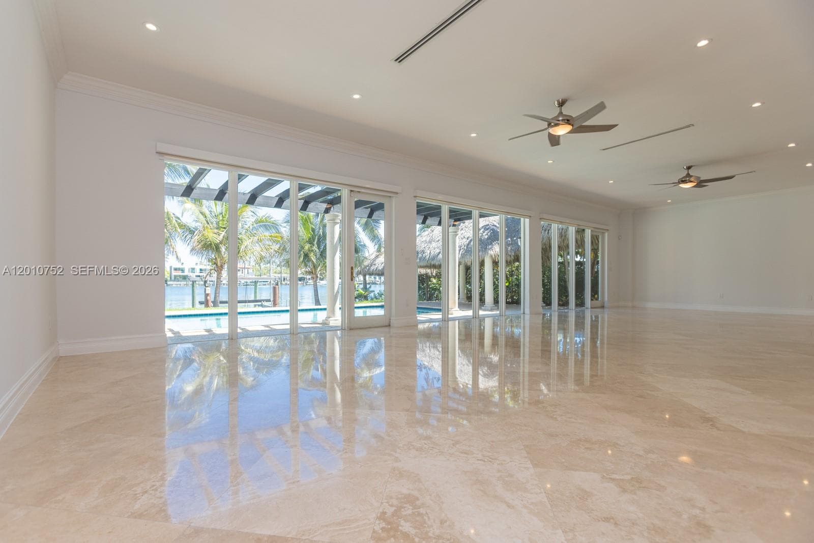 425 Shore Dr photo 10