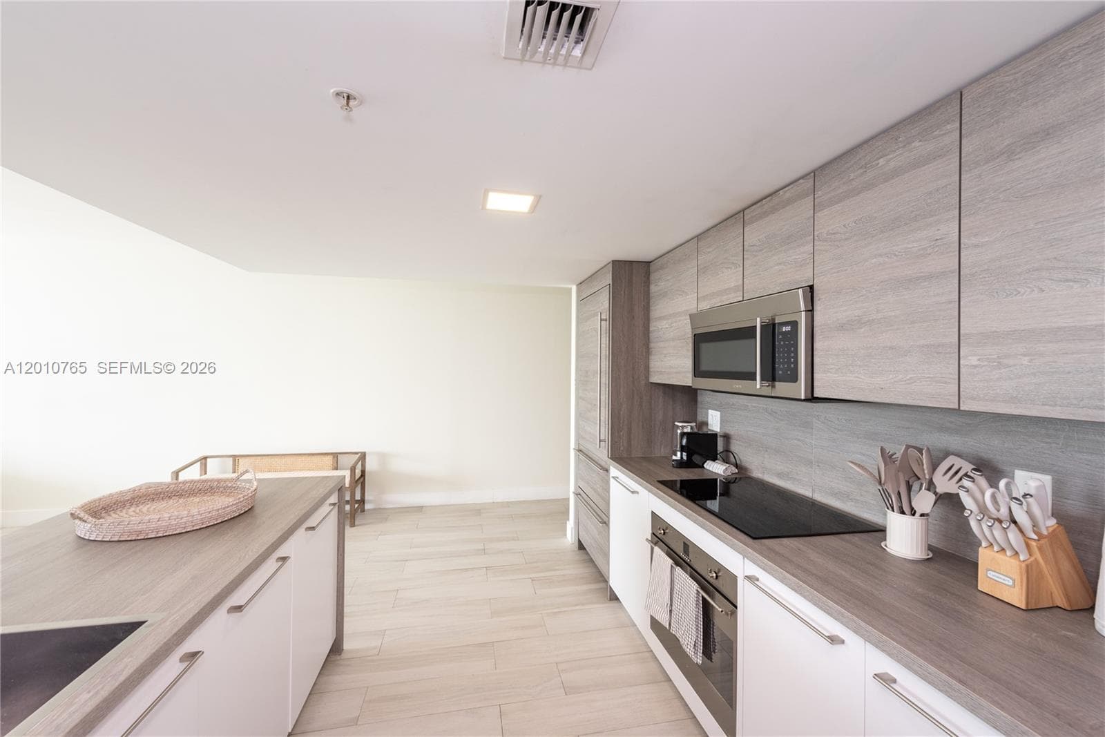 400 Sunny Isles Blvd 1518 photo 13