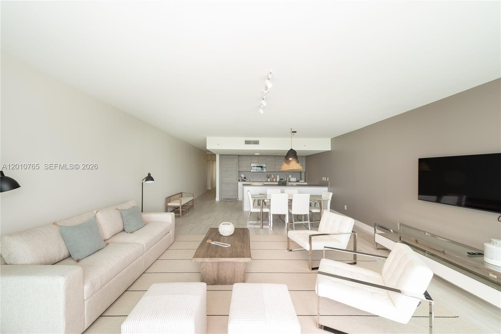 400 Sunny Isles Blvd 1518 photo 7