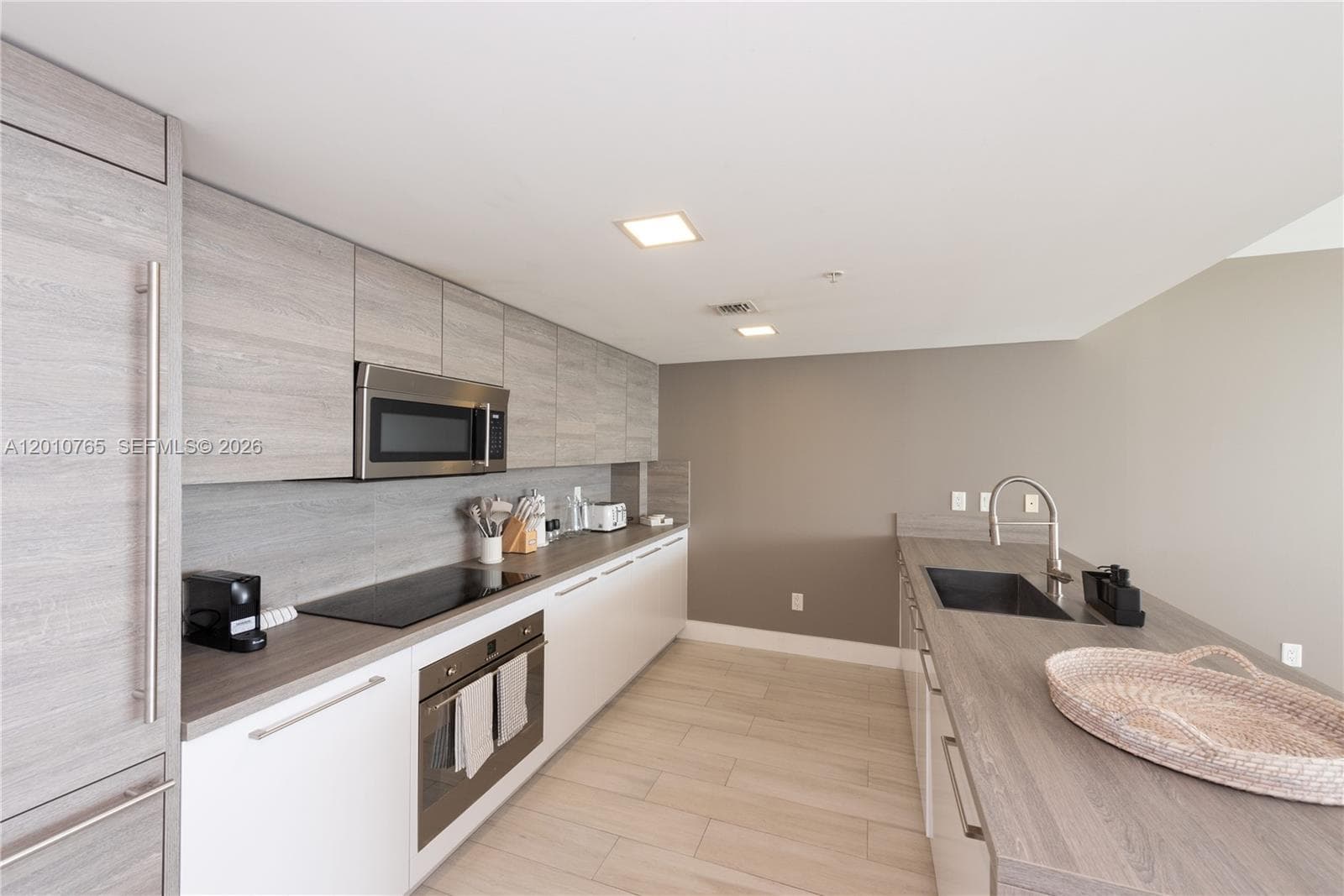 400 Sunny Isles Blvd 1518 photo 11