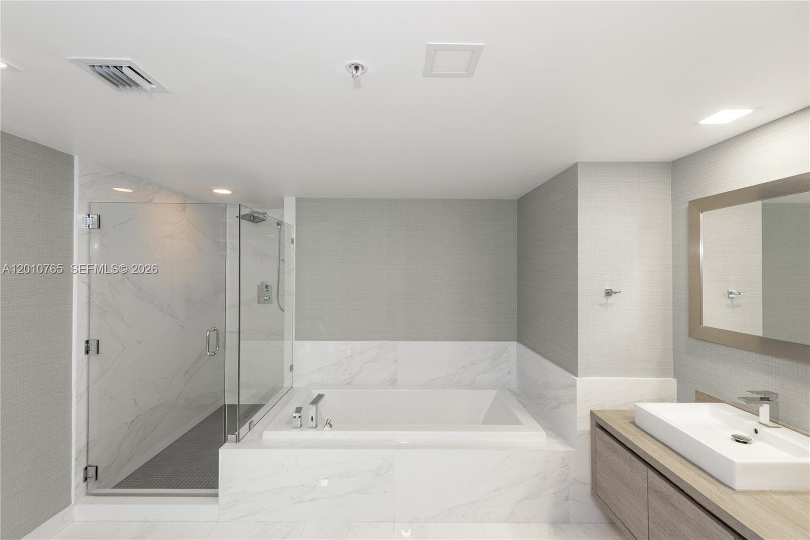 400 Sunny Isles Blvd 1518 photo 19