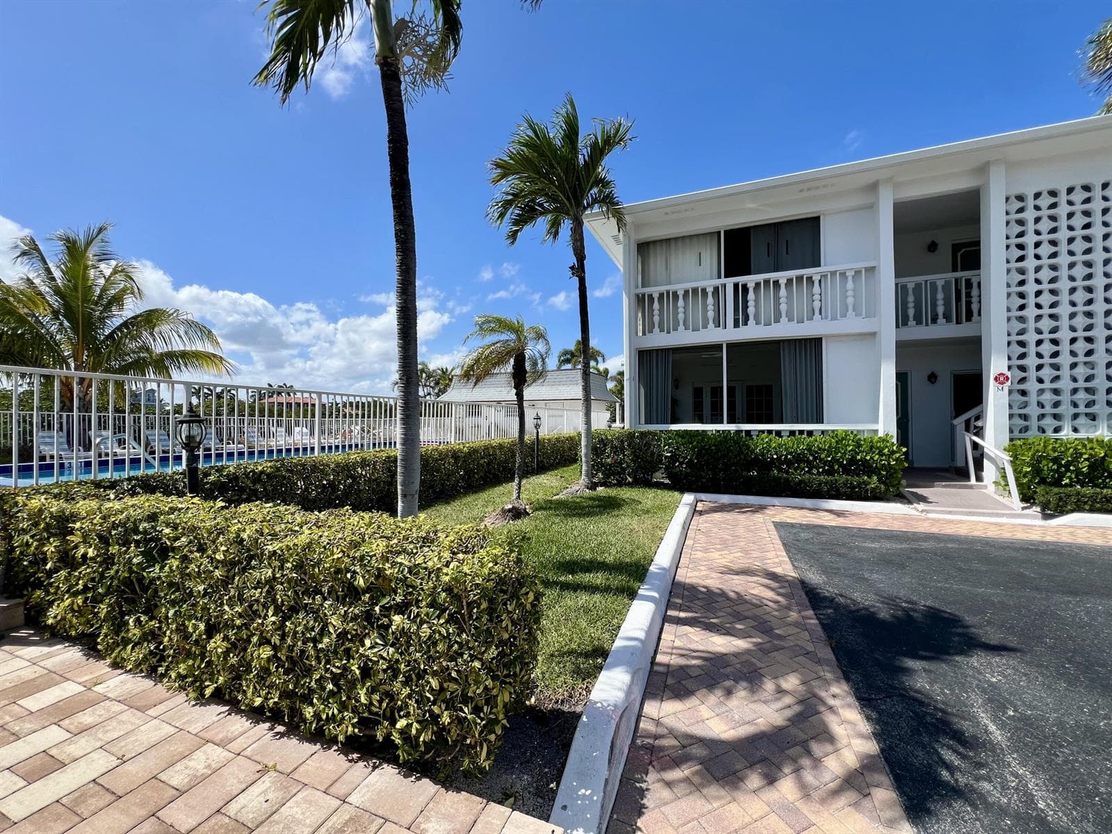 4201 S Ocean Boulevard photo 2
