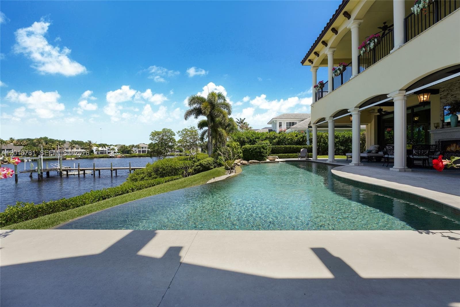 10433 SE Banyan Way photo 4