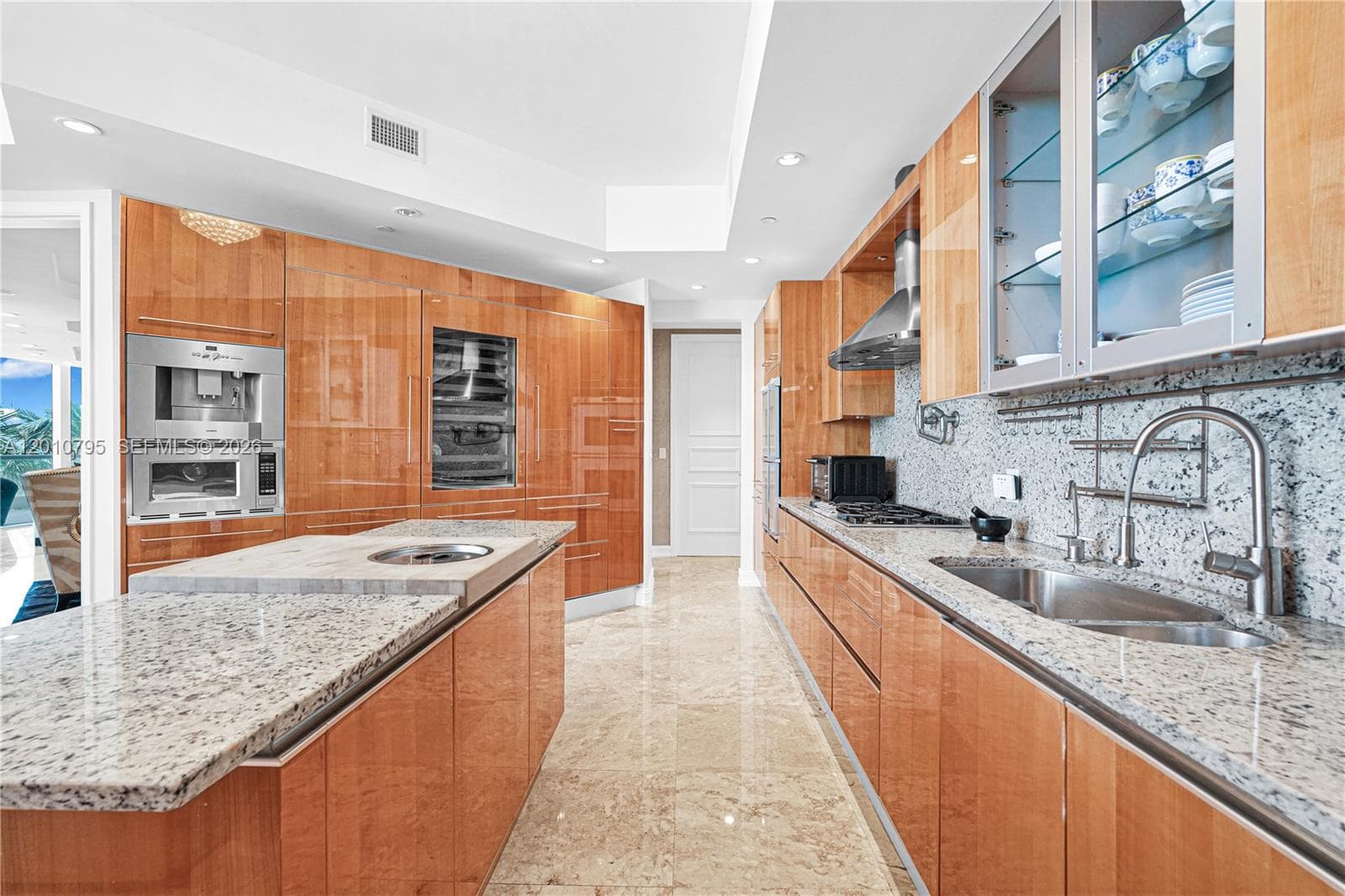 16051 Collins Ave 504 photo 17
