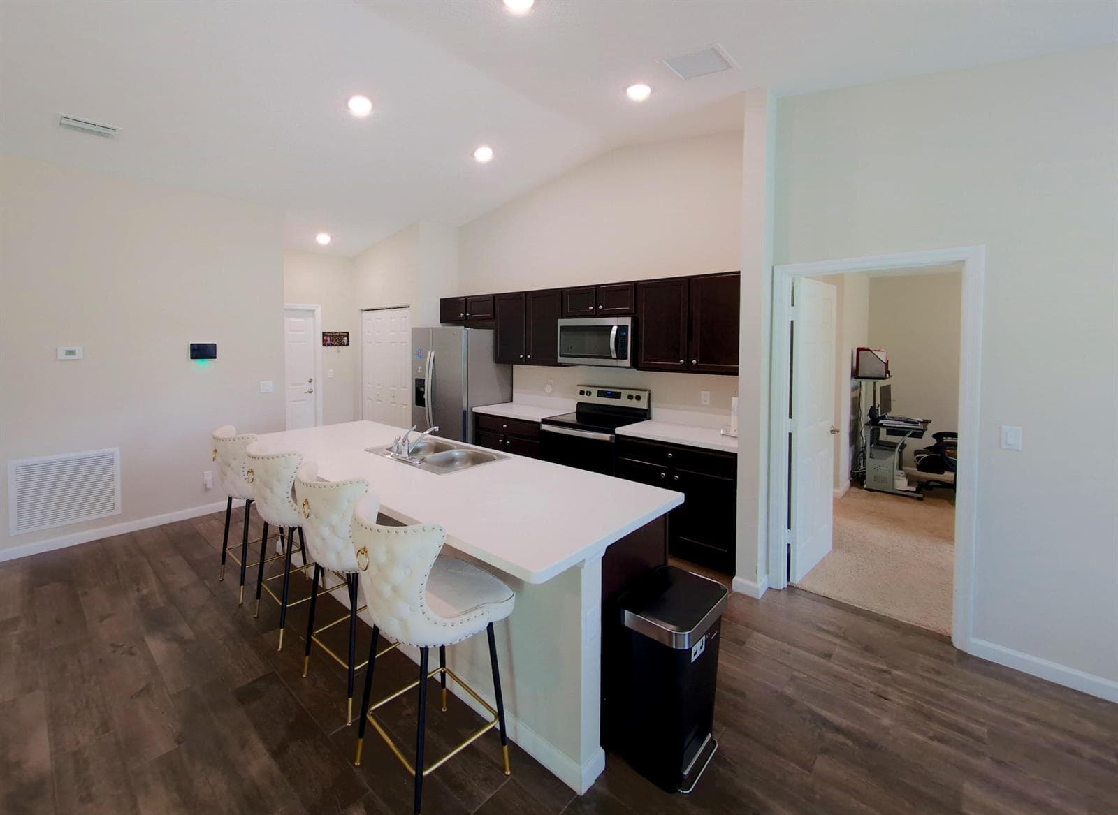 2202 SE Lucaya Street photo 16