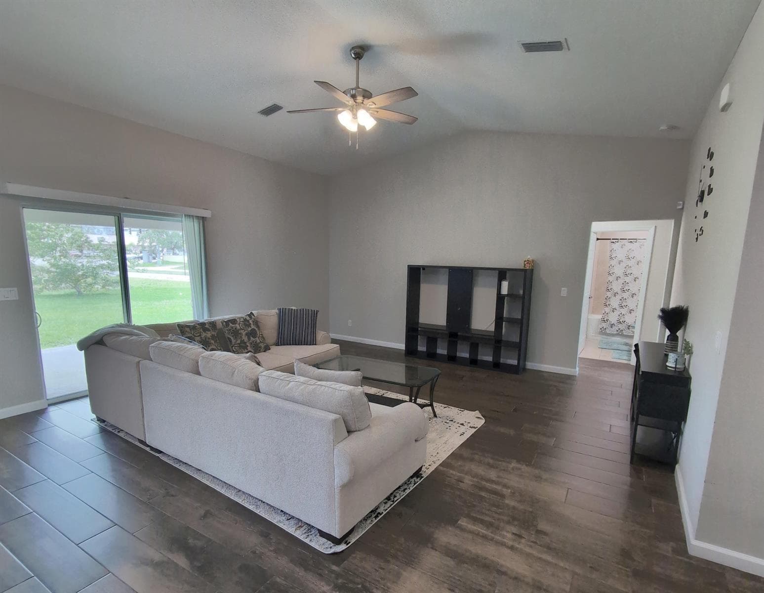 2202 SE Lucaya Street photo 5