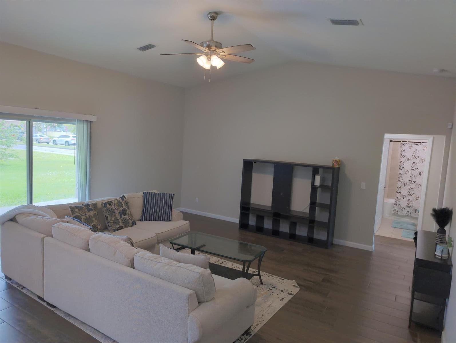 2202 SE Lucaya Street photo 4