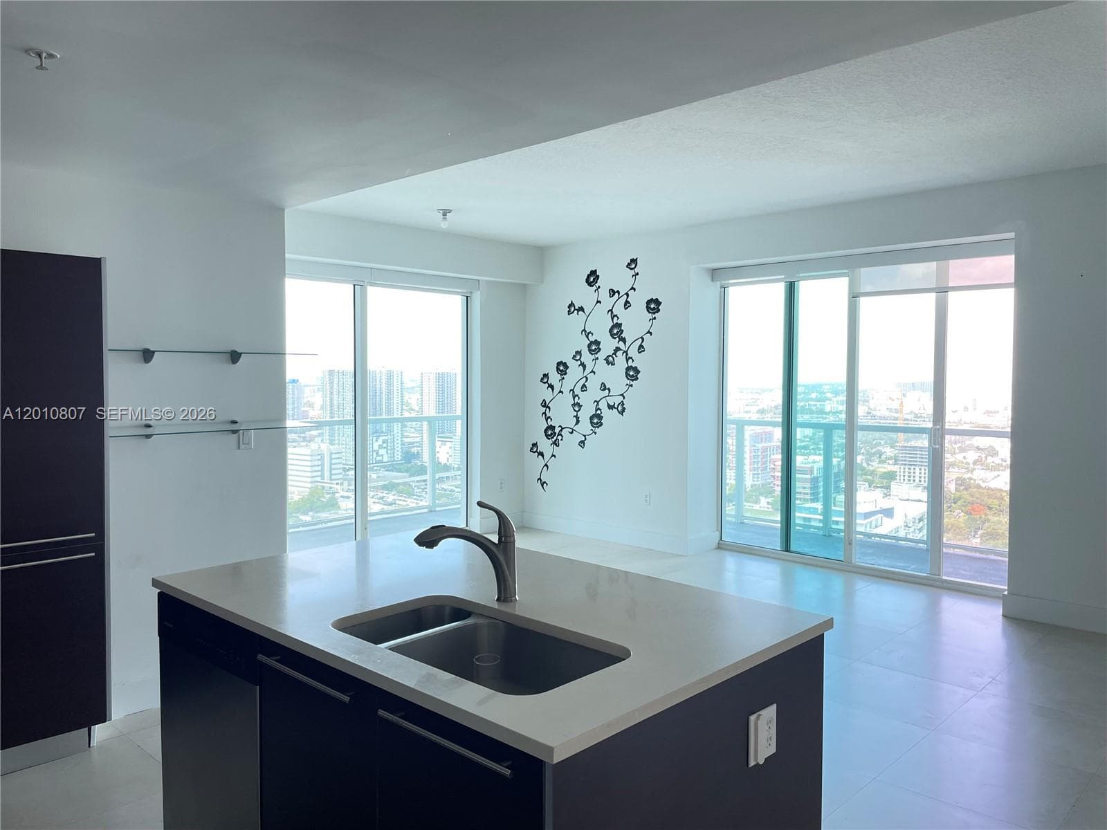 1900 Bayshore Dr 3311 photo 3