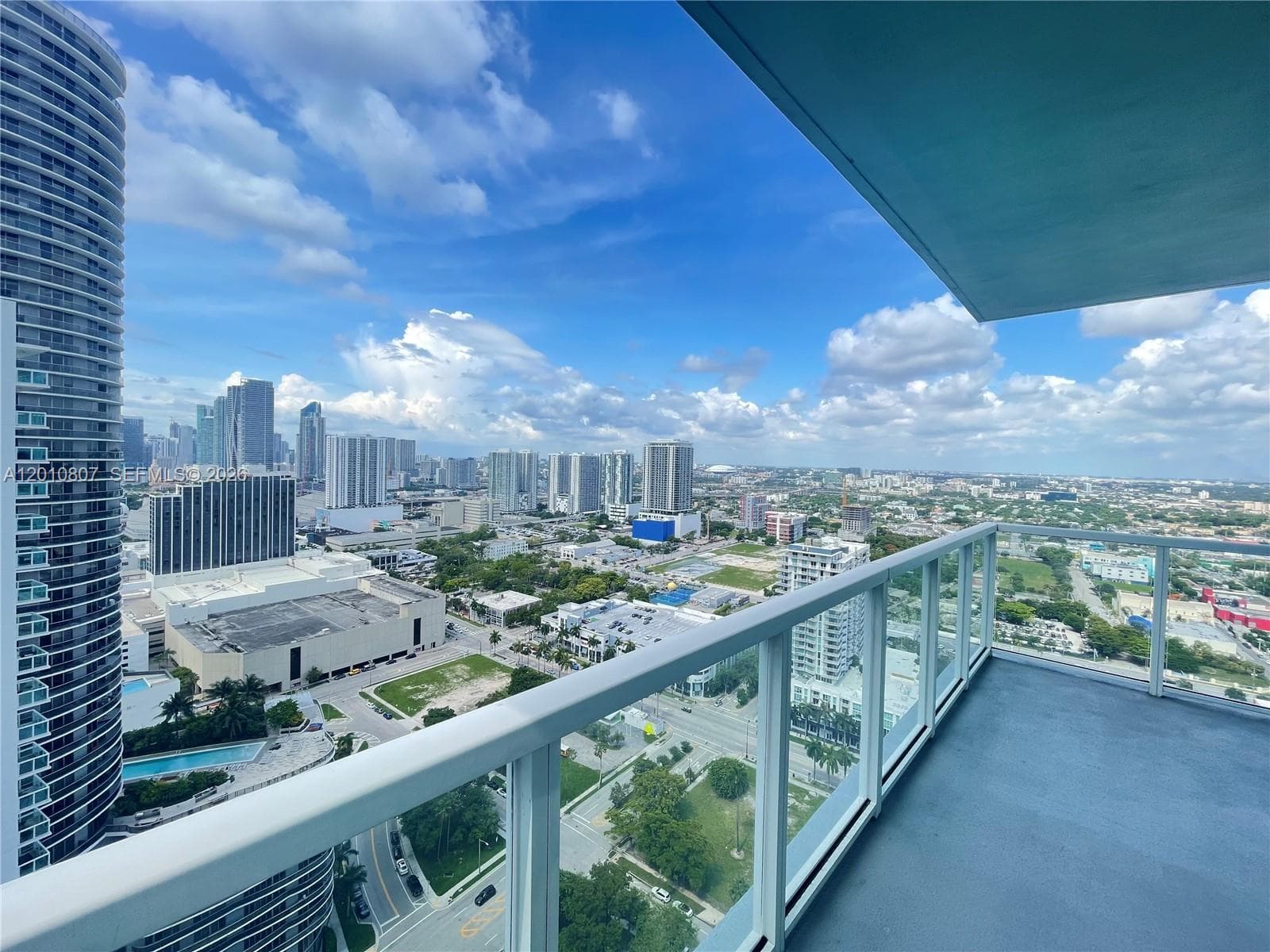 1900 Bayshore Dr 3311 photo 5