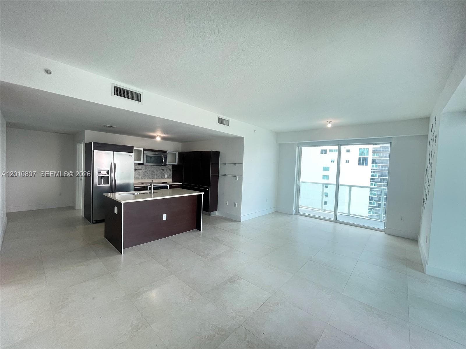 1900 Bayshore Dr 3311 photo 4
