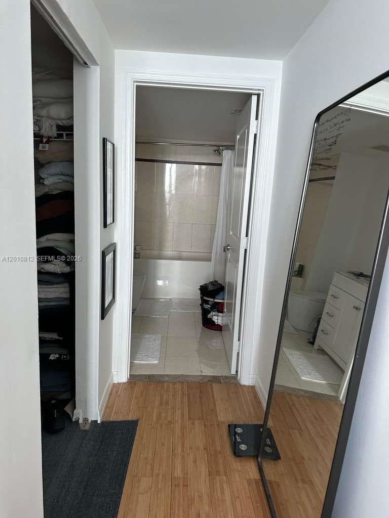 480 30th St 2102 photo 5