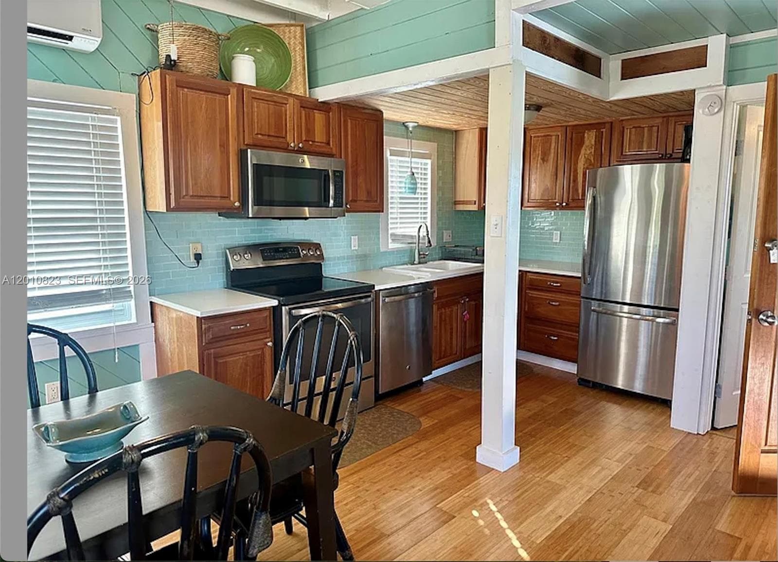 813 Hawksbill Ln photo 3