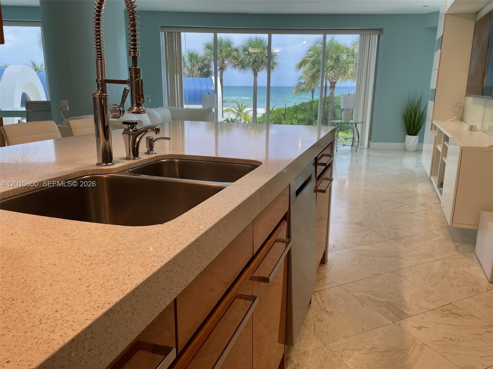 18671 Collins Ave 202 photo 7