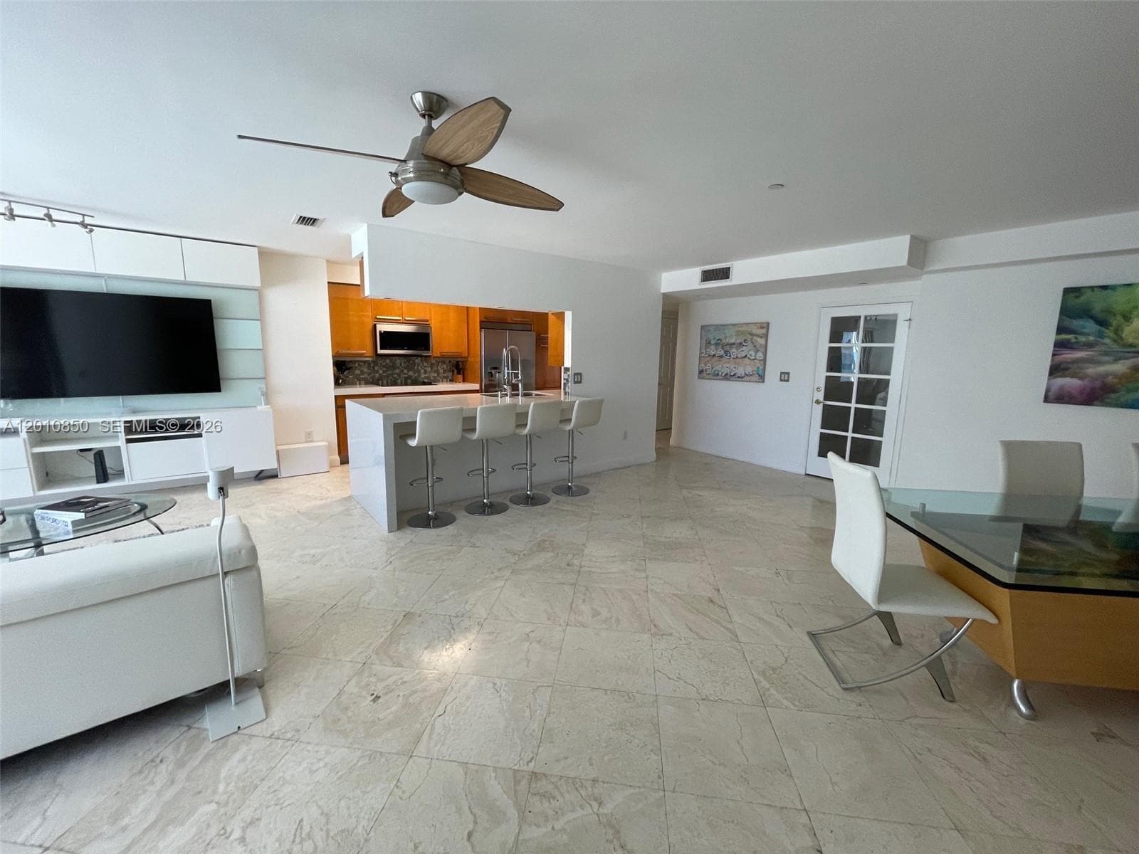18671 Collins Ave 202 photo 3